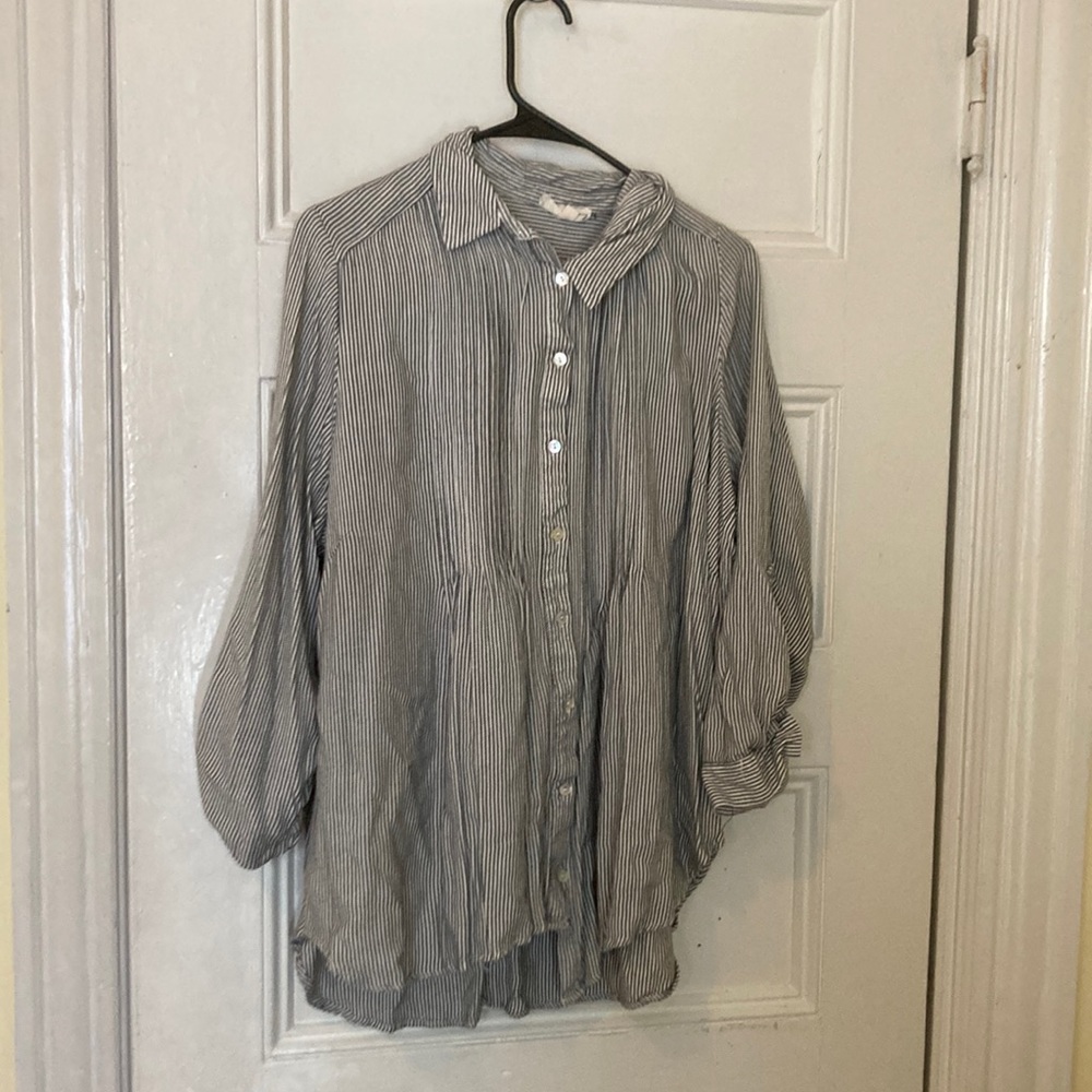 Jane and Delancy button down long sleeve shirt